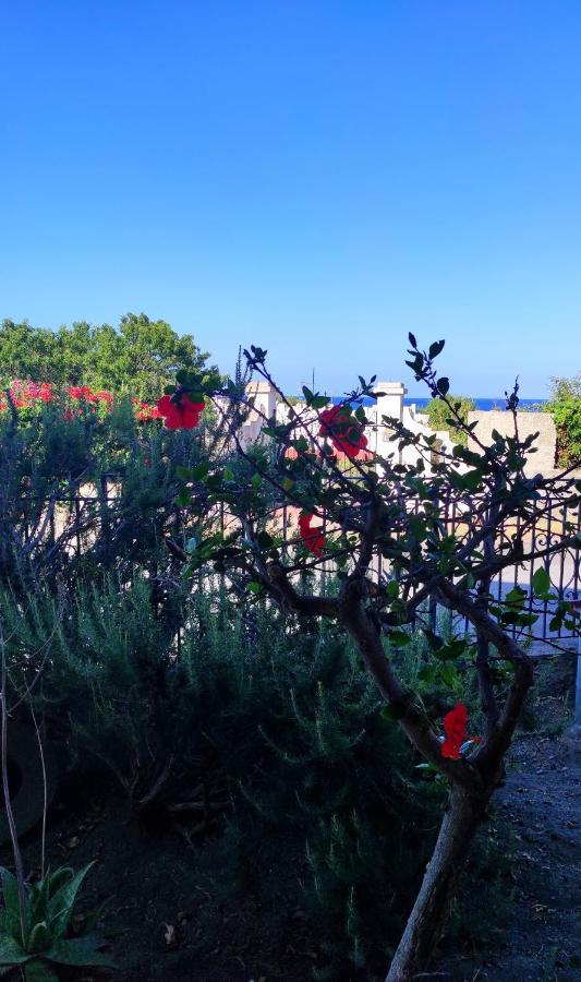 Holiday Home Mennulita Lipari  Buitenkant foto