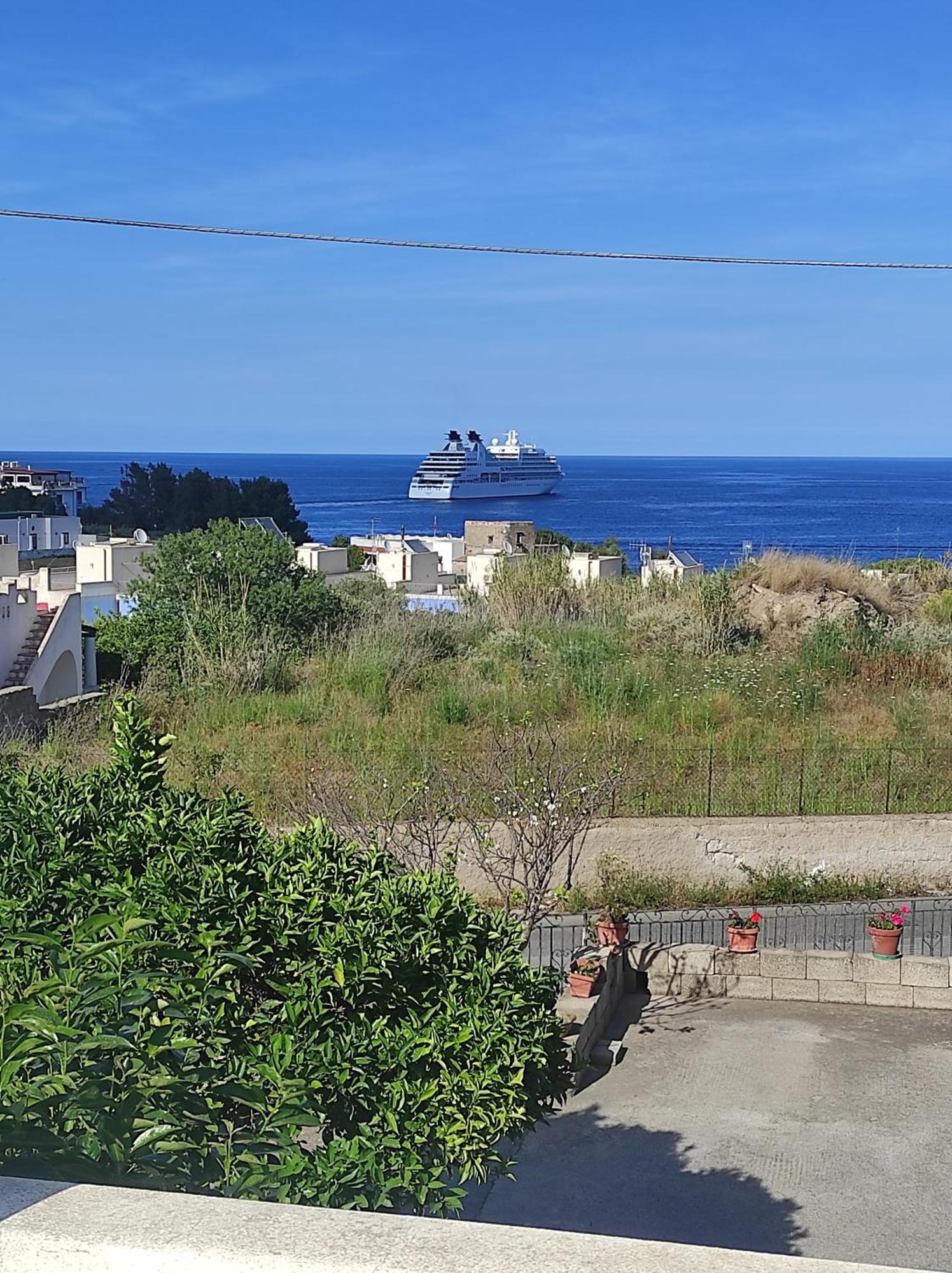 Holiday Home Mennulita Lipari  Buitenkant foto